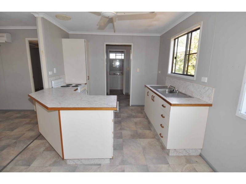 42 Hodgkinson Street, Charters Towers City QLD 4820