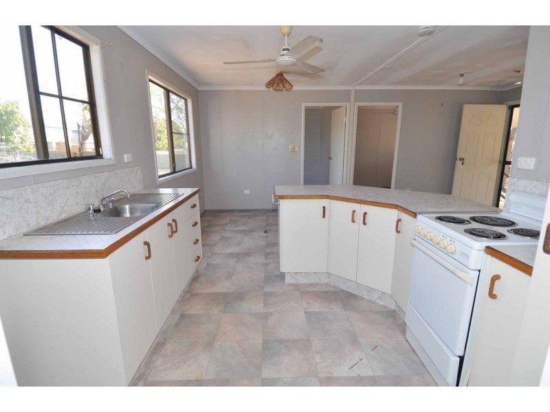 42 Hodgkinson Street, Charters Towers City QLD 4820