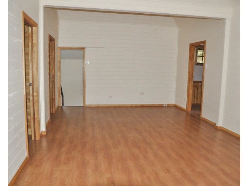 11 Davies Street, Richmond Hill QLD 4820