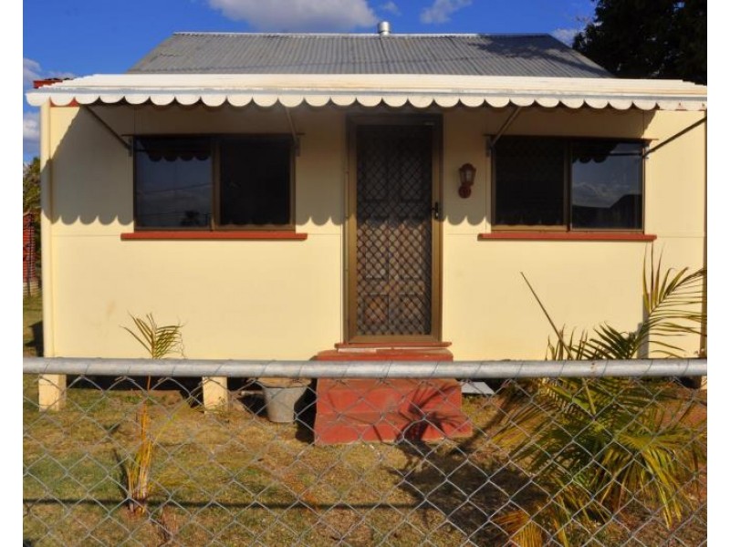 27 Sadds Lane, Charters Towers City QLD 4820