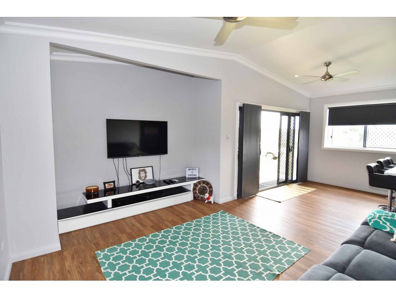 6 Sharp Road, Southern Cross QLD 4820