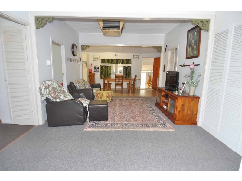 11 Dan Street, Charters Towers QLD 4820