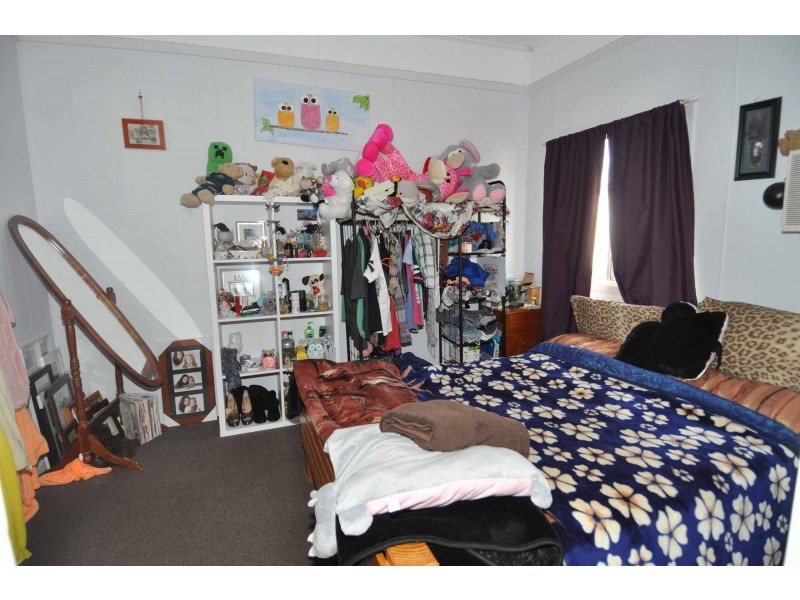 11 Dan Street, Charters Towers QLD 4820