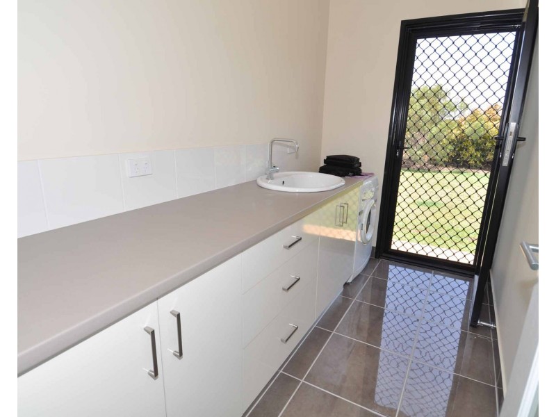 35 Axford Road, Toll QLD 4820