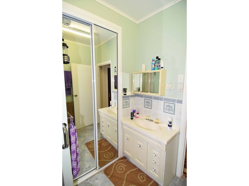 9 Cowards Road, Broughton QLD 4820