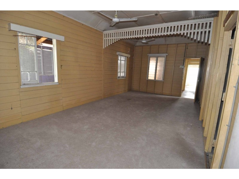 1 Aland Street, Charters Towers QLD 4820