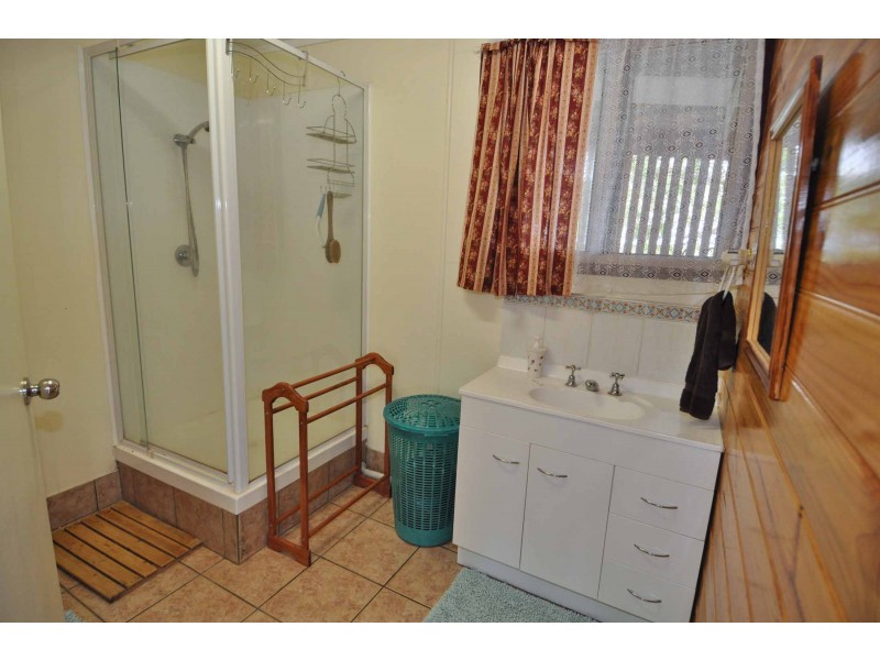 23 Aberdeen Road, Millchester QLD 4820