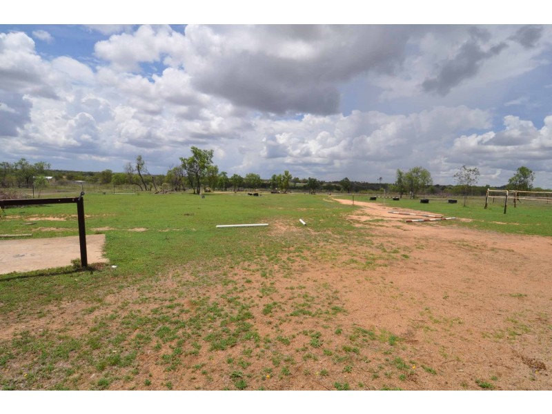 23 Aberdeen Road, Millchester QLD 4820