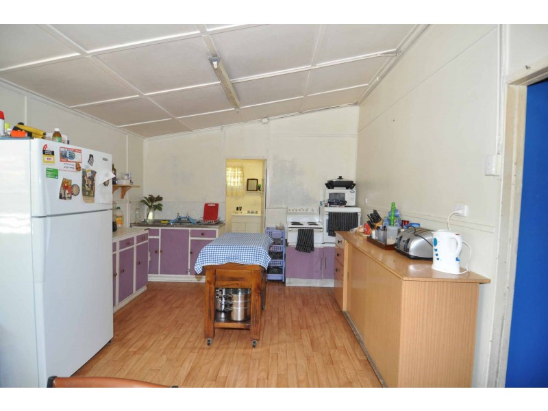 31 Boundary Street, Charters Towers City QLD 4820