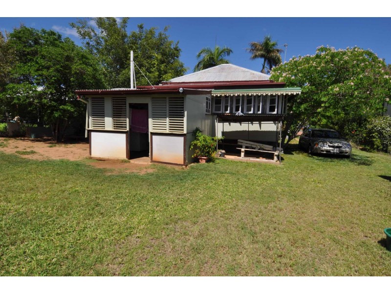 31 Boundary Street, Charters Towers City QLD 4820