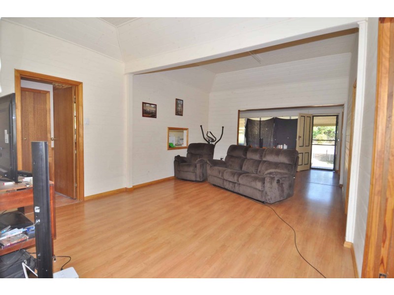 11 Davies Street, Charters Towers QLD 4820