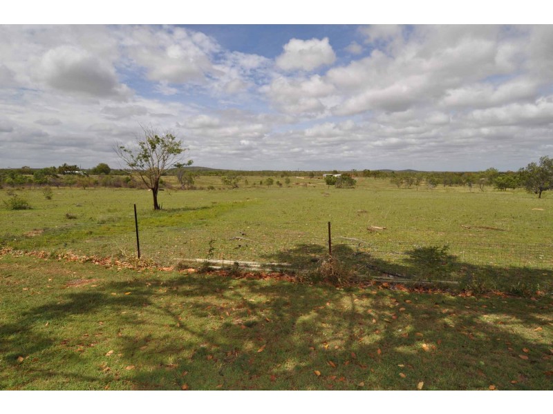 83 Louisa Road, Southern Cross QLD 4820