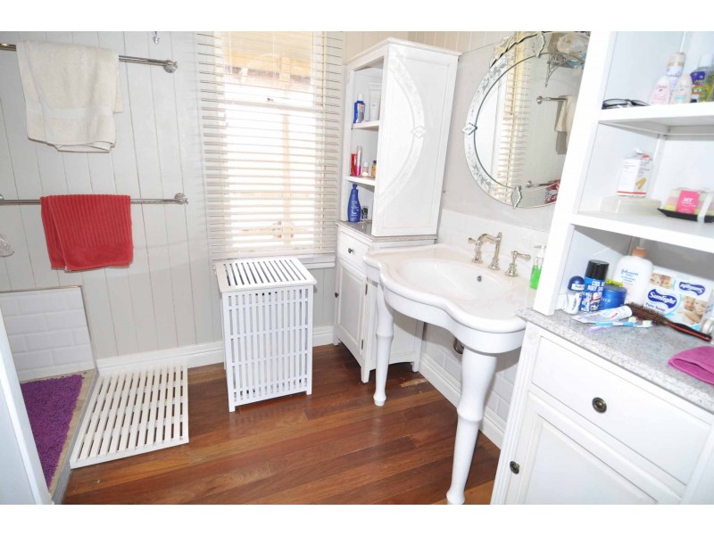 129 Range Road, Charters Towers QLD 4820