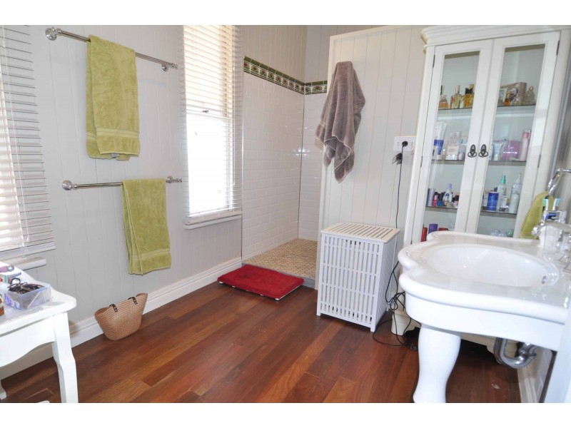 129 Range Road, Charters Towers QLD 4820