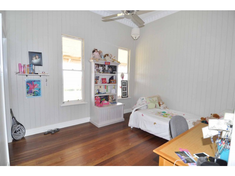 129 Range Road, Charters Towers QLD 4820