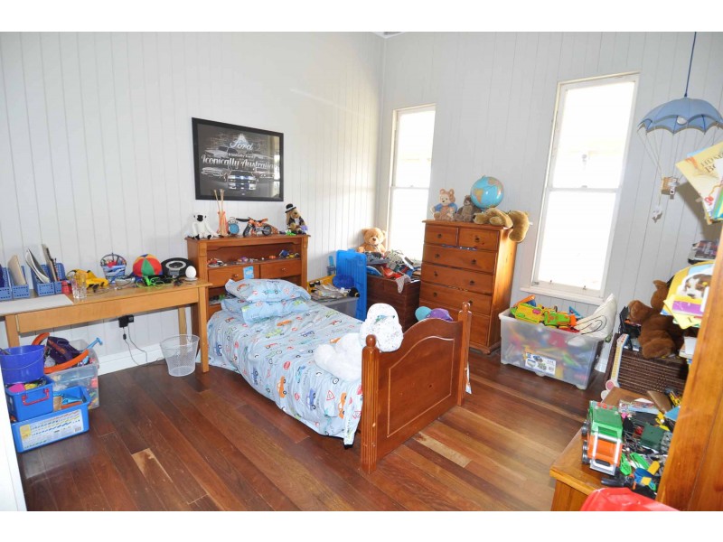 129 Range Road, Charters Towers QLD 4820