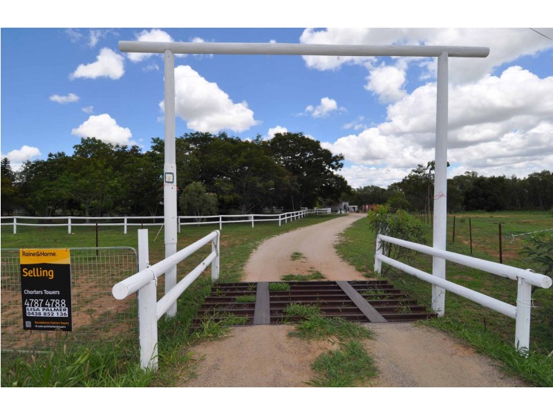 70 Alexandra Road, Broughton QLD 4820