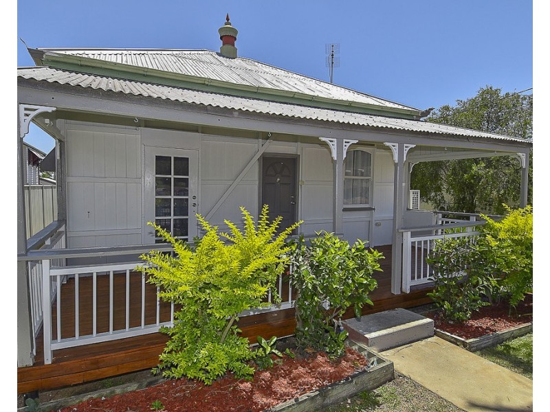 17 Ryan Street, Charters Towers City QLD 4820