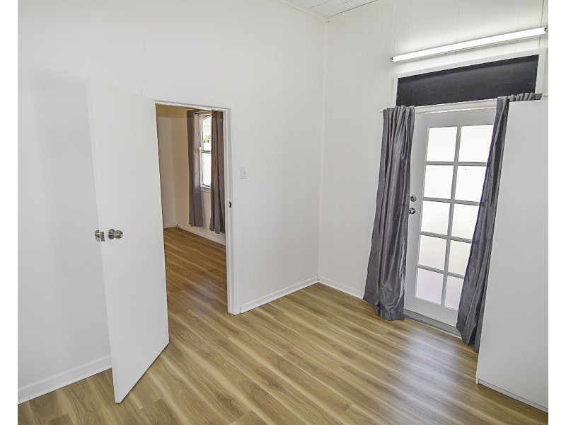 17 Ryan Street, Charters Towers City QLD 4820