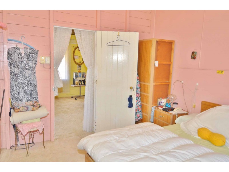 9 Rainbow Road, Charters Towers QLD 4820