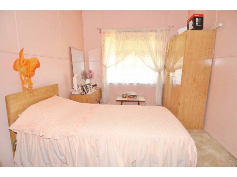 9 Rainbow Road, Charters Towers QLD 4820