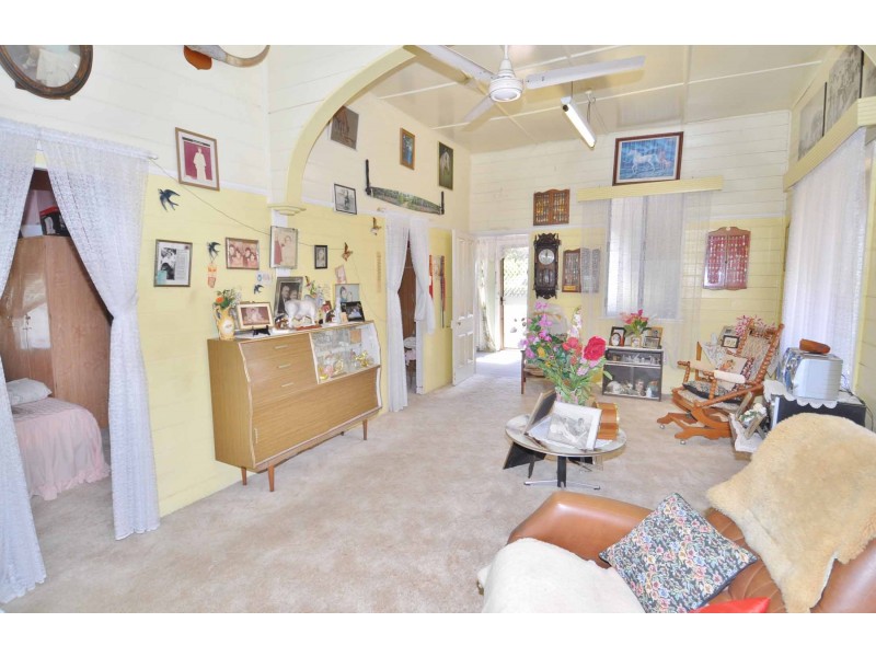 9 Rainbow Road, Charters Towers QLD 4820