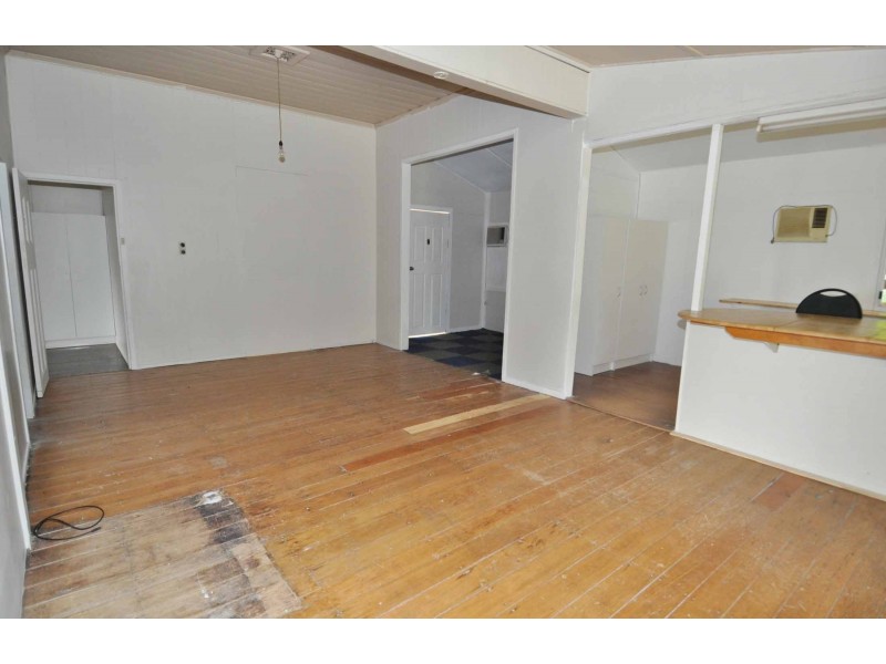 43 Anne Street, Charters Towers City QLD 4820