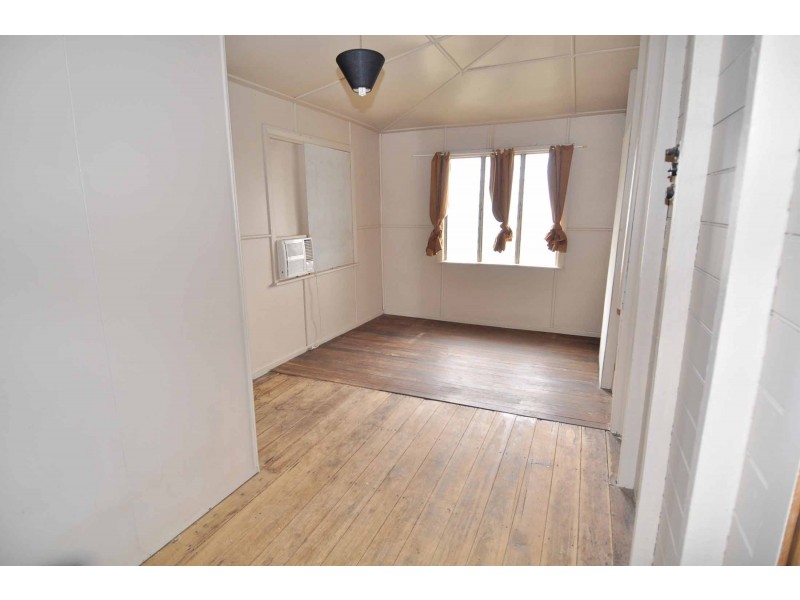 43 Anne Street, Charters Towers City QLD 4820