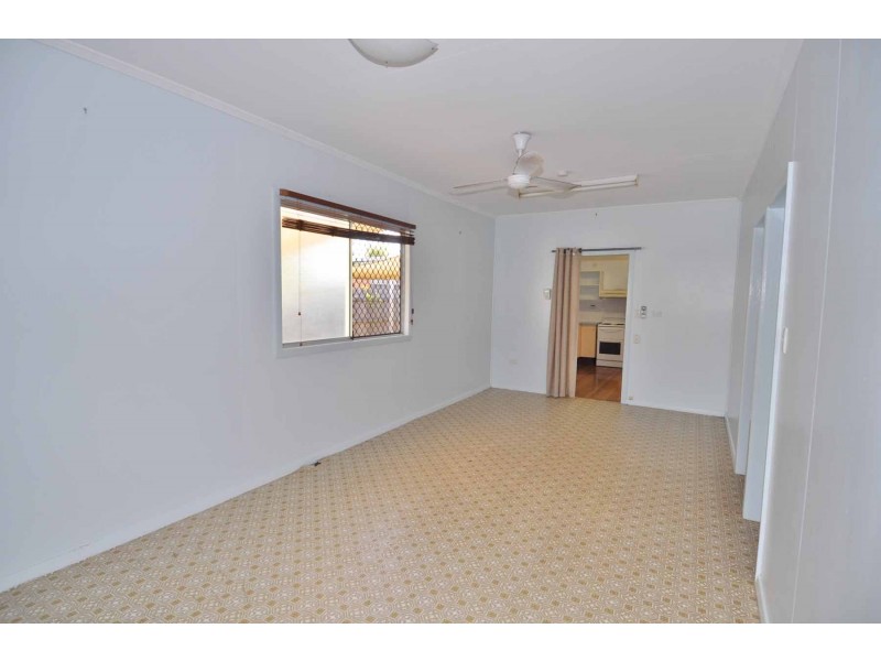 32 Oxford Street, Charters Towers City QLD 4820