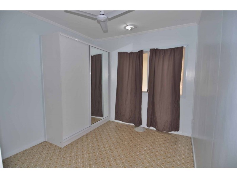 32 Oxford Street, Charters Towers City QLD 4820