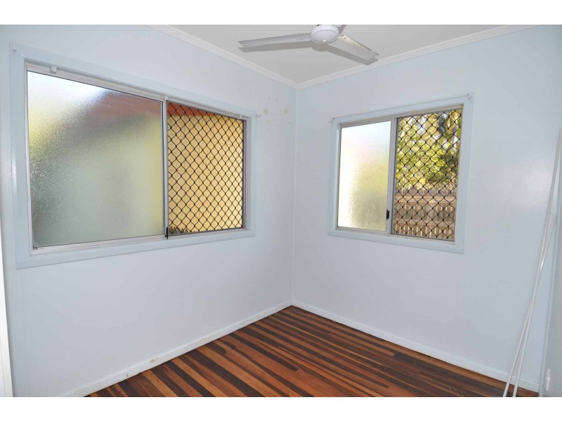 32 Oxford Street, Charters Towers City QLD 4820