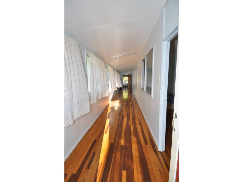 32 Oxford Street, Charters Towers City QLD 4820