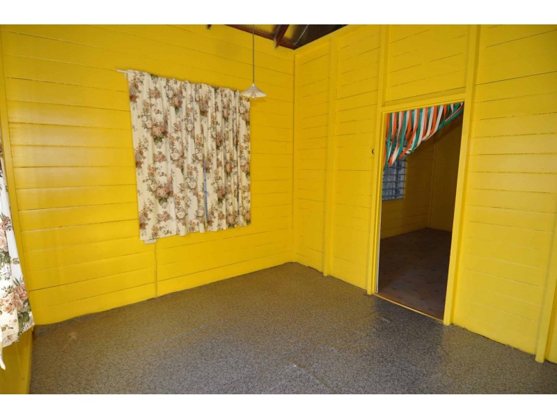 10 Slater Street, Charters Towers QLD 4820