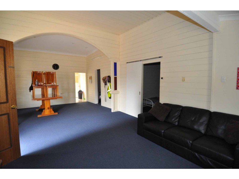 25 Melville Street, Charters Towers QLD 4820