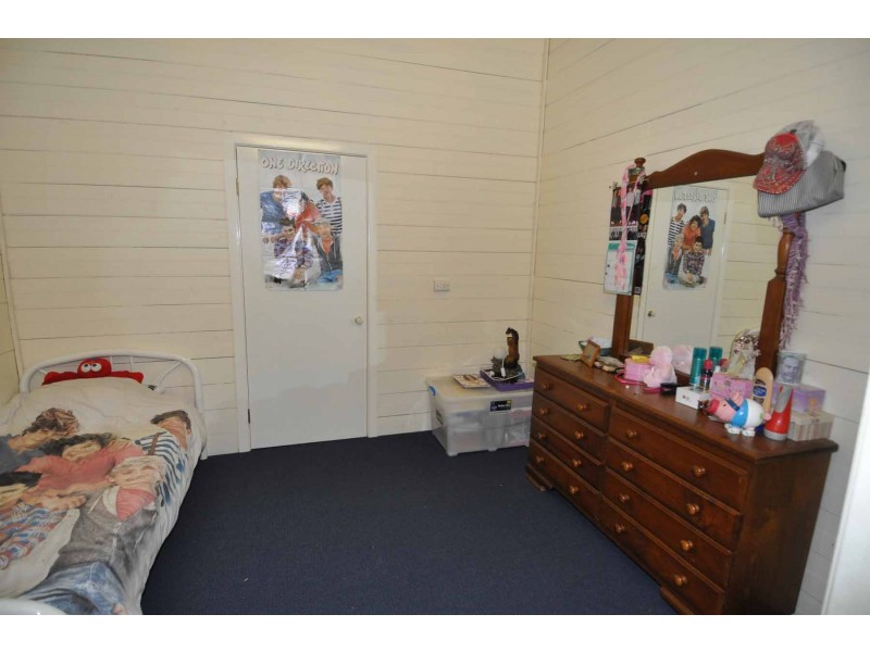 25 Melville Street, Charters Towers QLD 4820