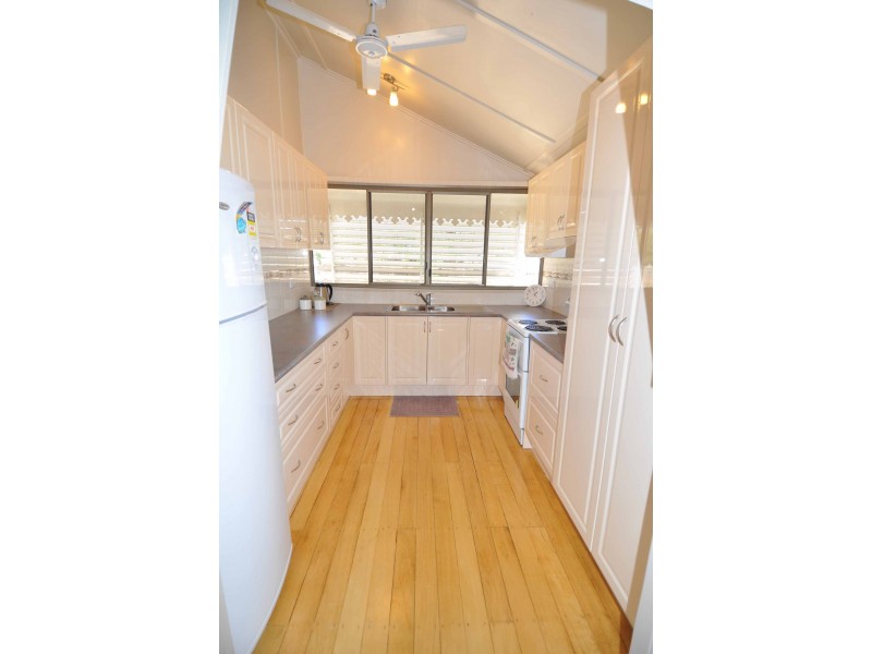 54 York Street, Queenton QLD 4820