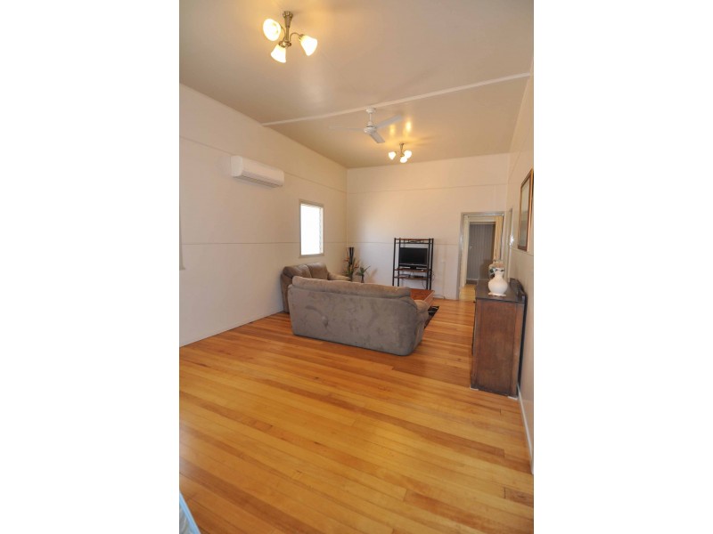 54 York Street, Queenton QLD 4820