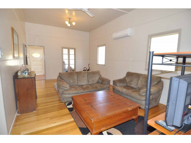 54 York Street, Queenton QLD 4820