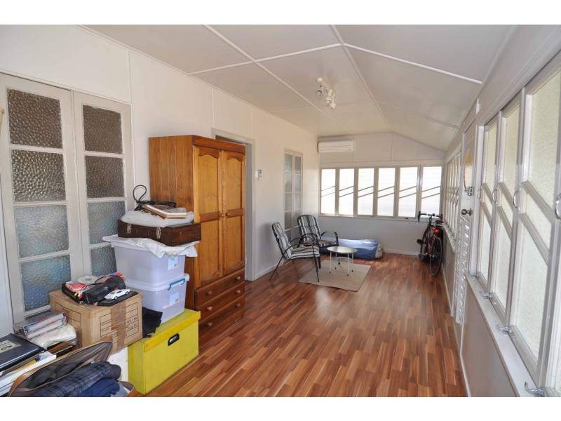 54 York Street, Queenton QLD 4820