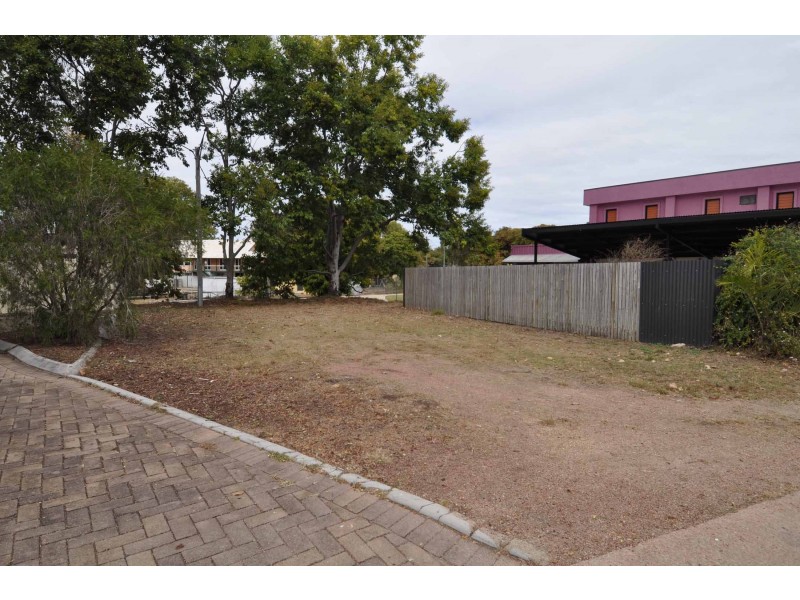 1 Plummer Street, Charters Towers QLD 4820