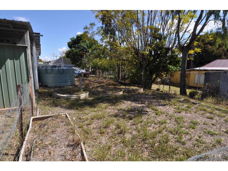 16 Rainbow Road, Charters Towers City QLD 4820