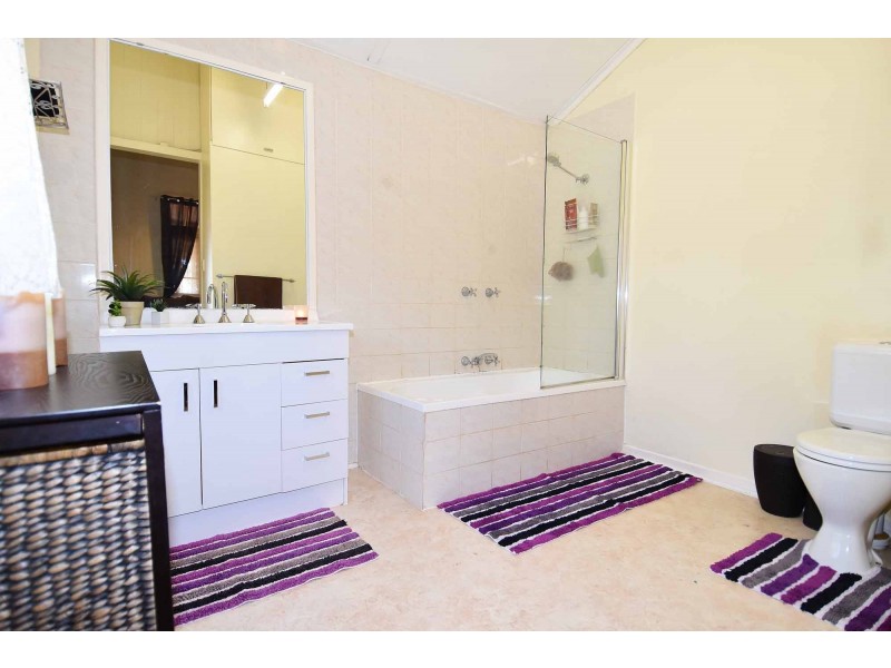 17 York Street, Charters Towers QLD 4820