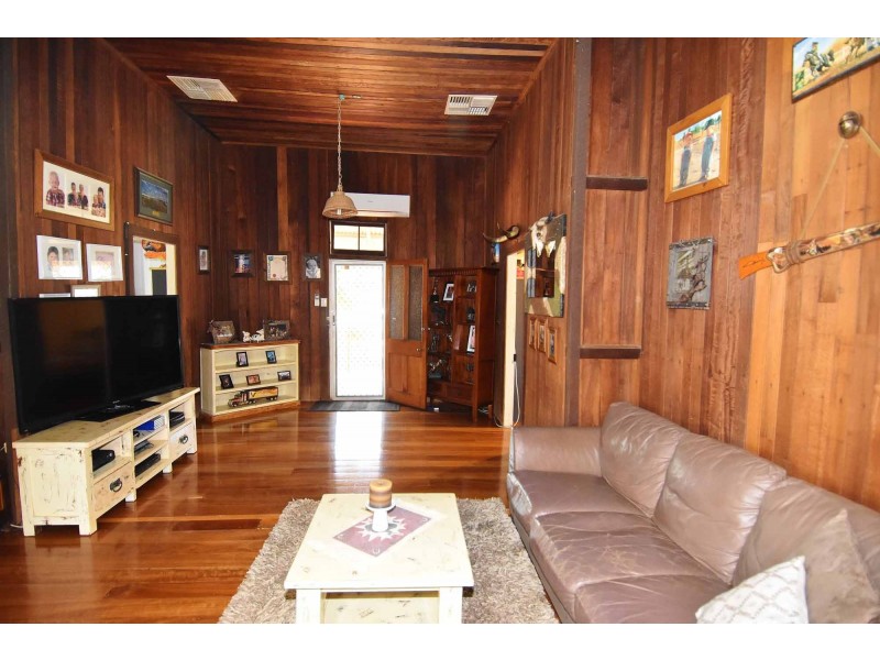17 York Street, Charters Towers QLD 4820
