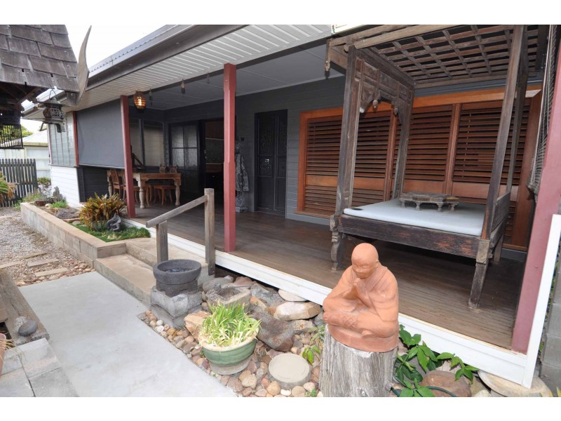 100 Mary Street, Charters Towers QLD 4820