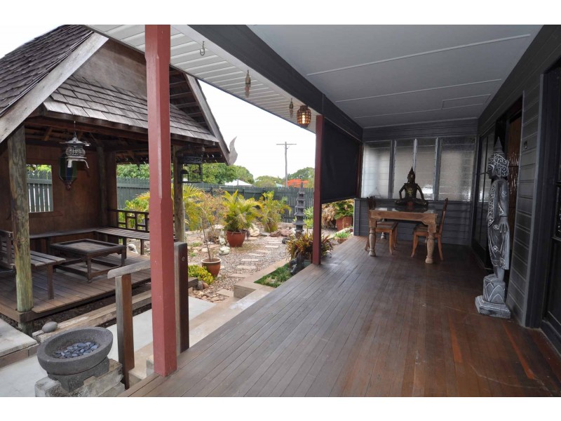 100 Mary Street, Charters Towers QLD 4820