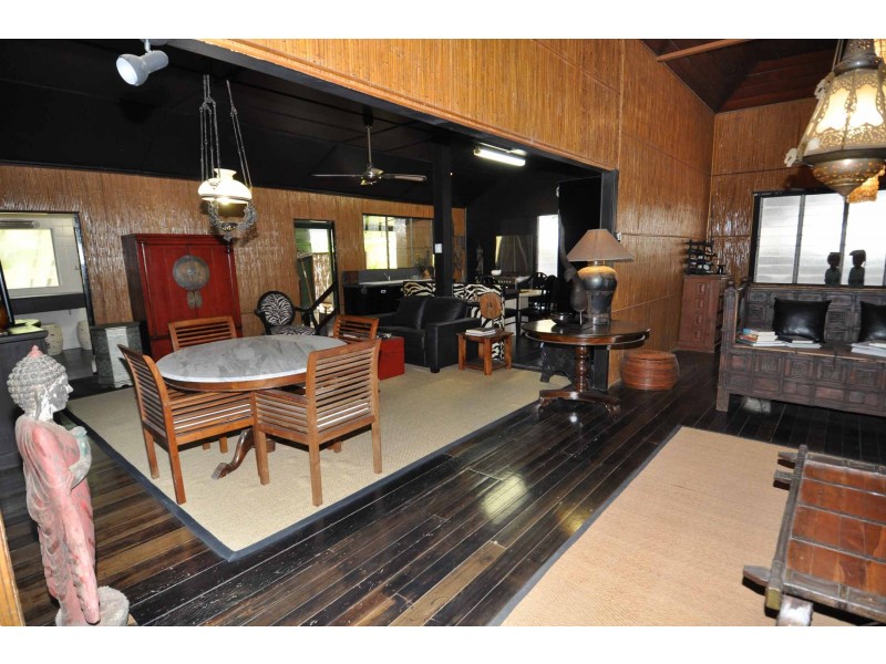 100 Mary Street, Charters Towers QLD 4820