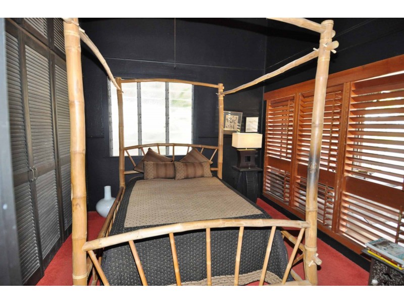 100 Mary Street, Charters Towers QLD 4820