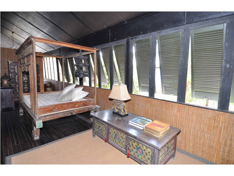 100 Mary Street, Charters Towers QLD 4820