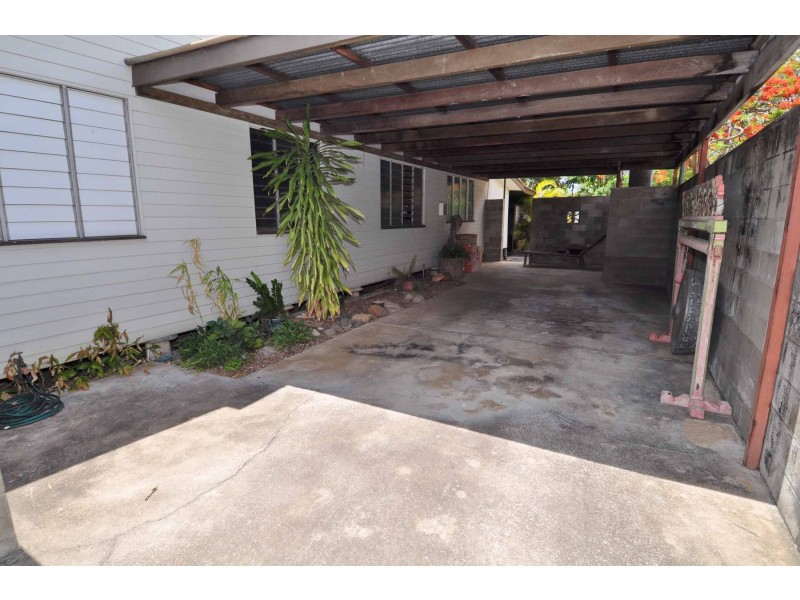 100 Mary Street, Charters Towers QLD 4820