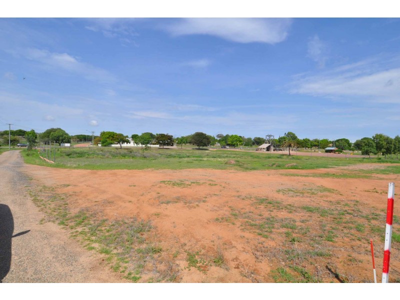 19-21 Dundee Lane, Charters Towers QLD 4820